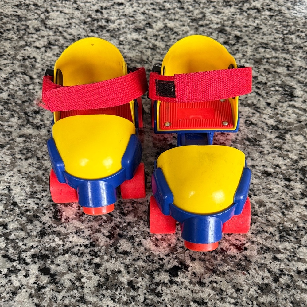 Vintage 1992 Fisher-Price Kids Roller Skates – Adjustable & Ready to Roll!